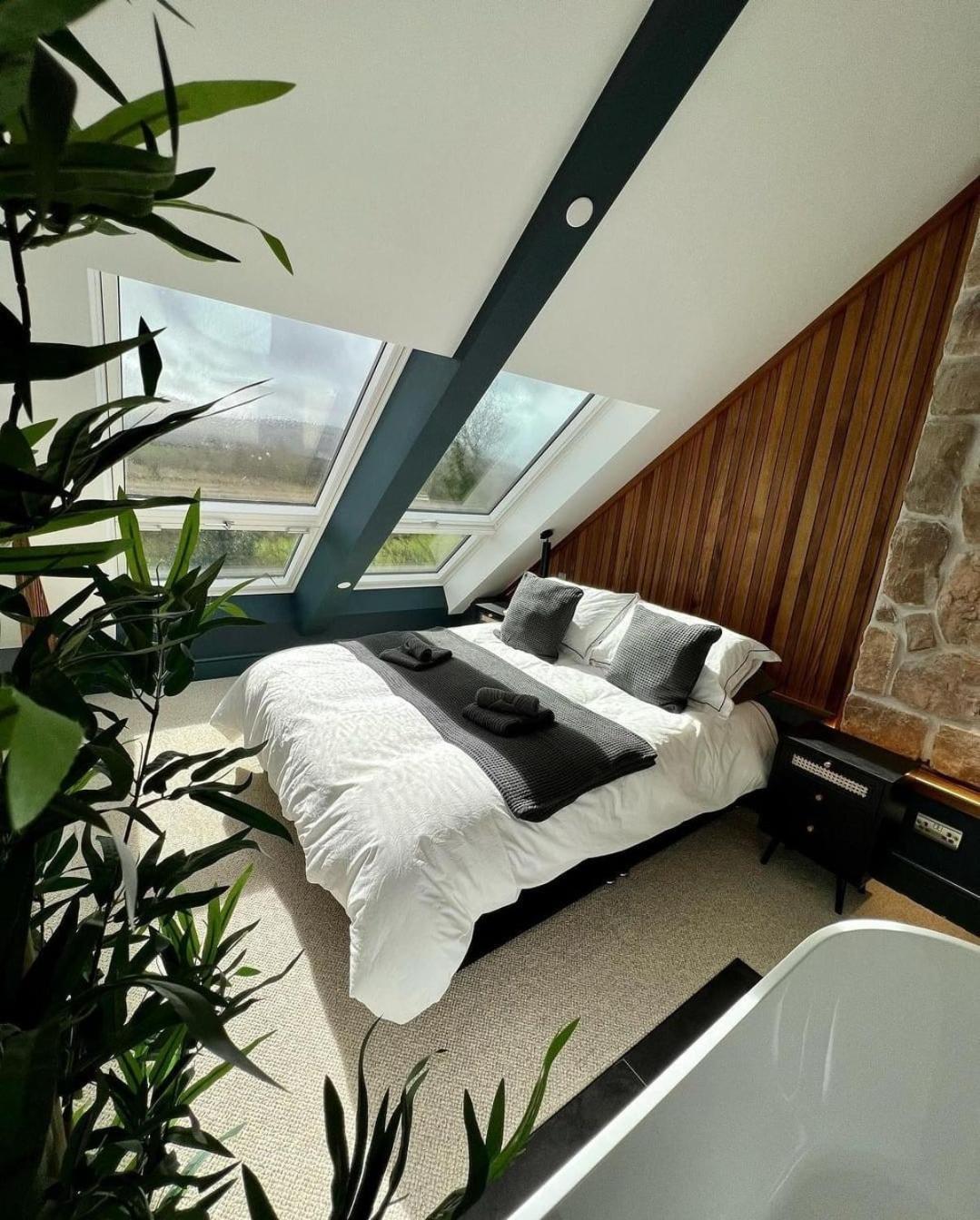 Plas Coch Luxury Barn *